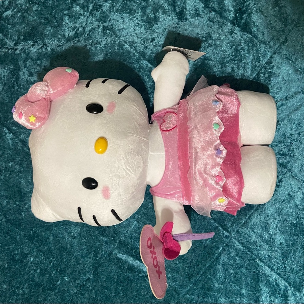 hello kitty valentines day door greeter